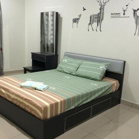 Sri Manjung Ma Maison Homestay Lumut Bagian luar foto