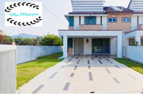 Sri Manjung Ma Maison Homestay Lumut Bagian luar foto